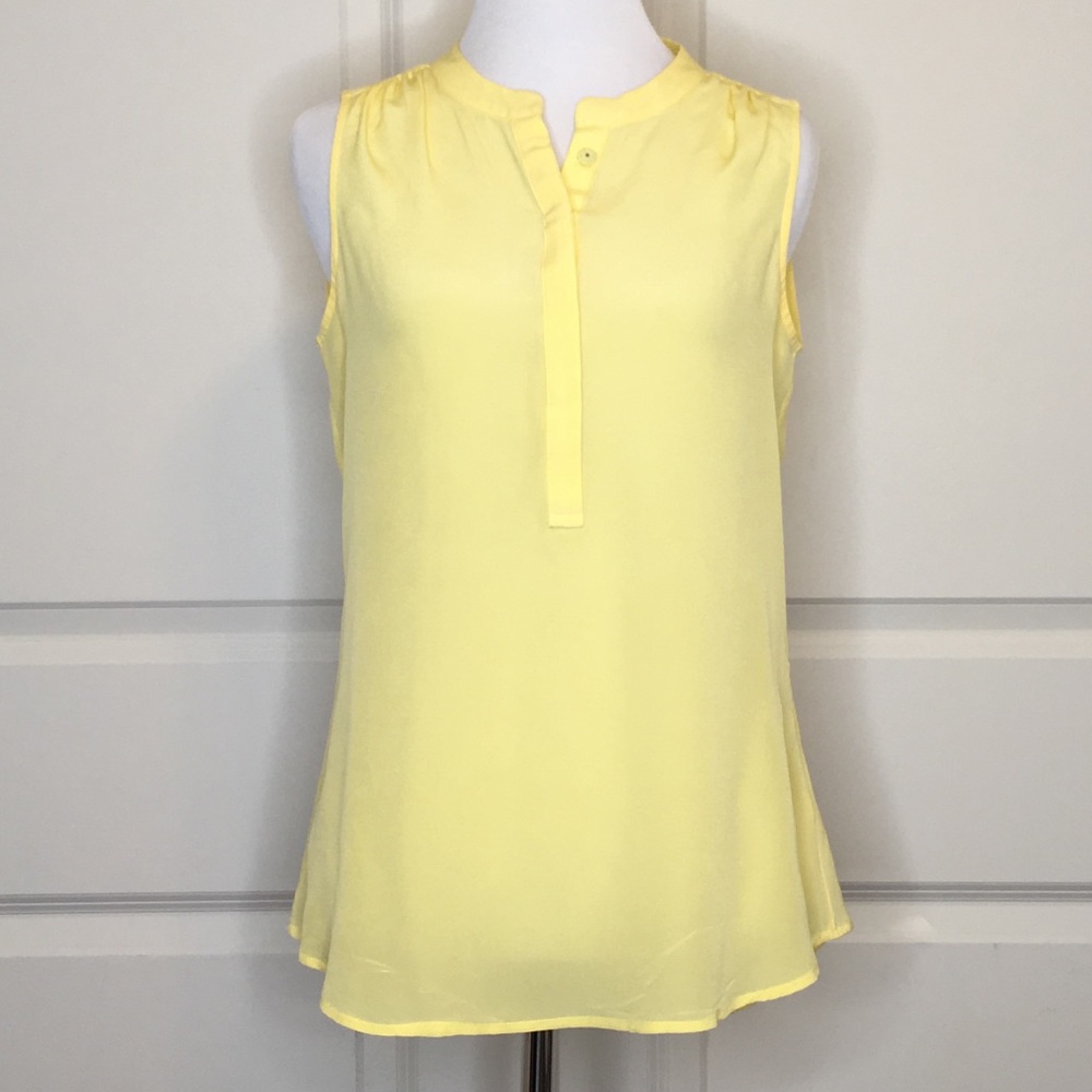 Banana Republic 💯 Silk Sleeveless Yellow Blouse